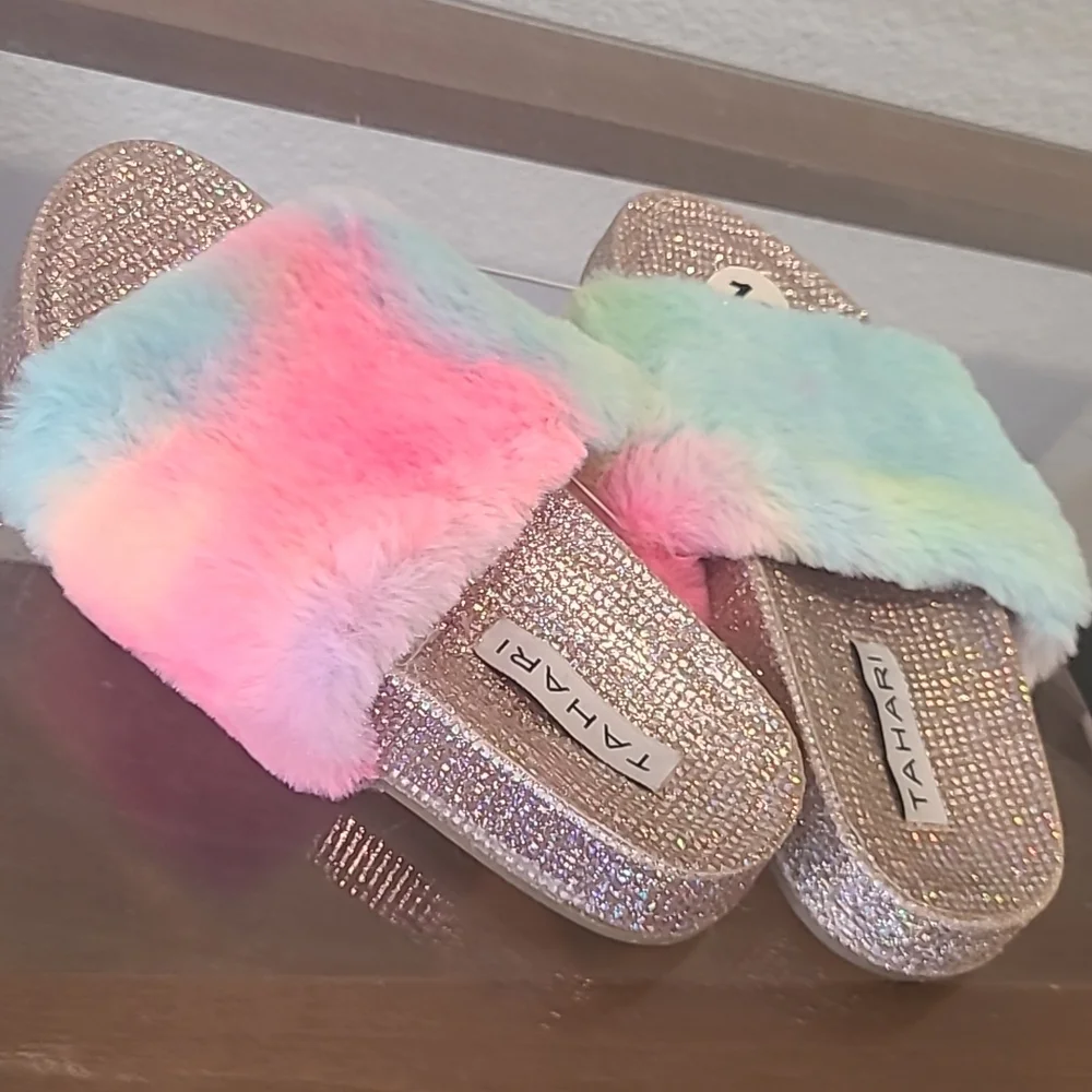 NWT Tahari girls fluff glitter slides size 13